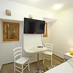 Guest house Hortenzia House 3*