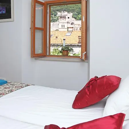 Konukevi Hortenzia House