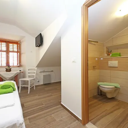 Konukevi Hortenzia House 3*