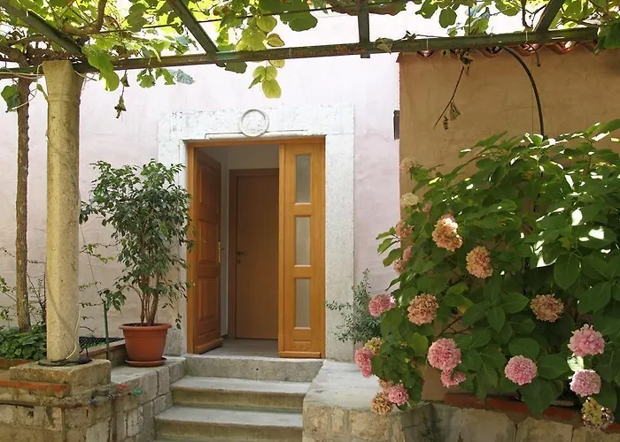 Pensionat Hortenzia House 3*